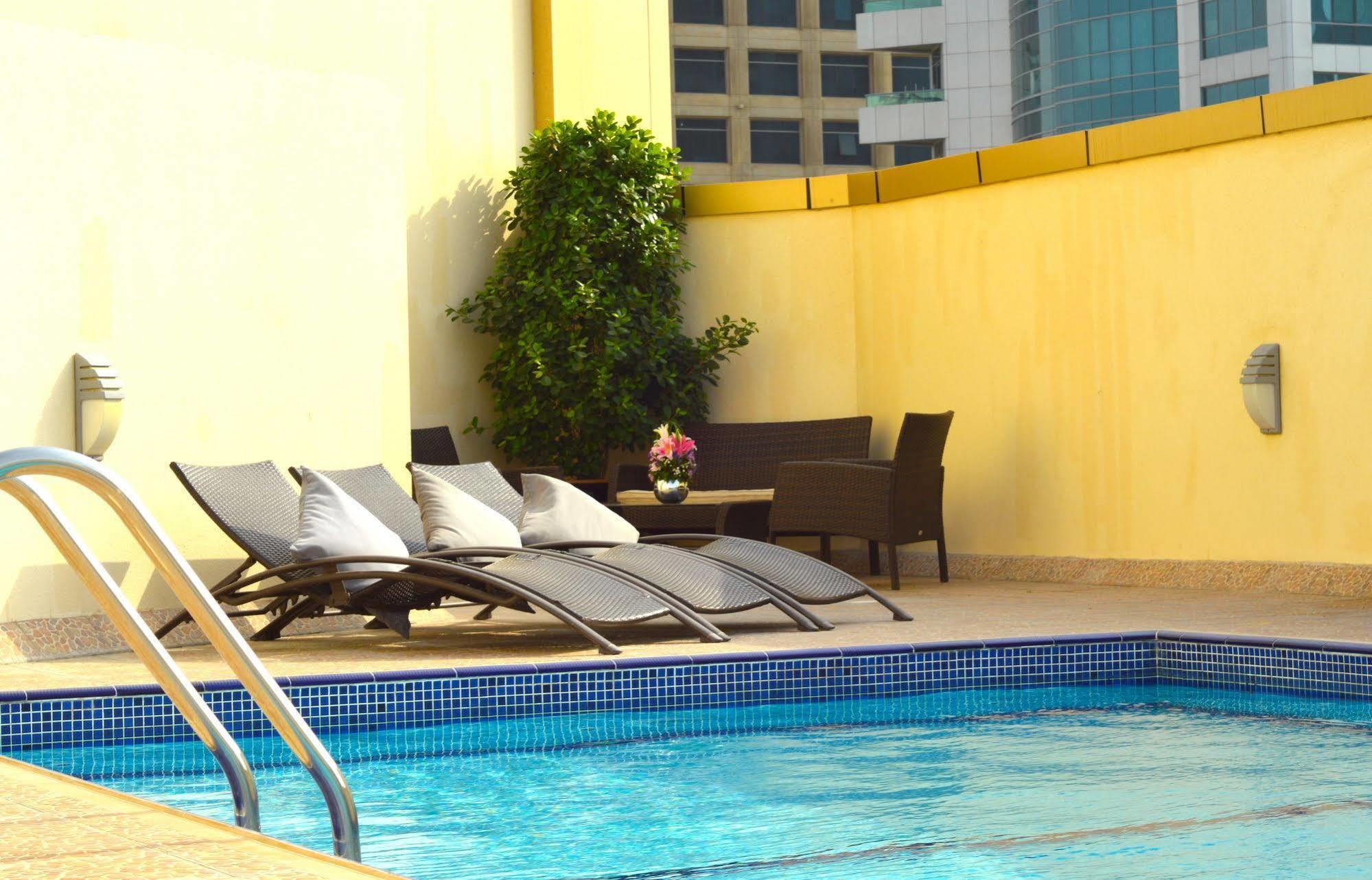 Home To Home Apartments Dubai Exterior photo